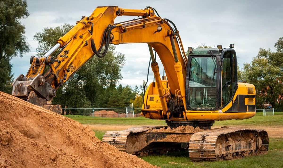 Care sunt avantajele folosirii unui excavator la un proiect de constructii