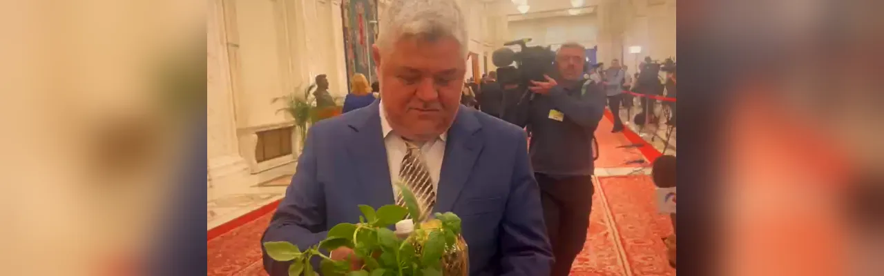 Ninel Peia aduce agheazmă, tămâie și busuioc în Parlament